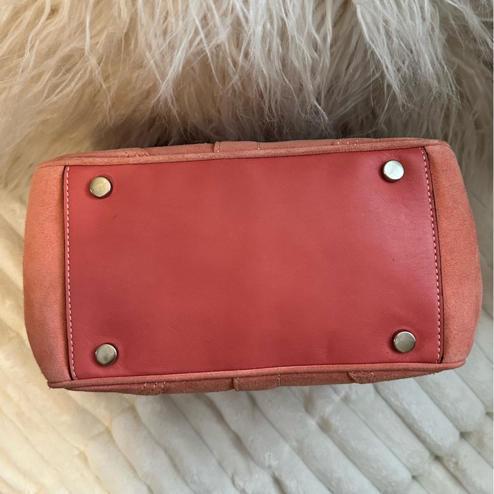 Vintage Coach Hamptons Suede Kisslock Bag - Picture 11 of 17